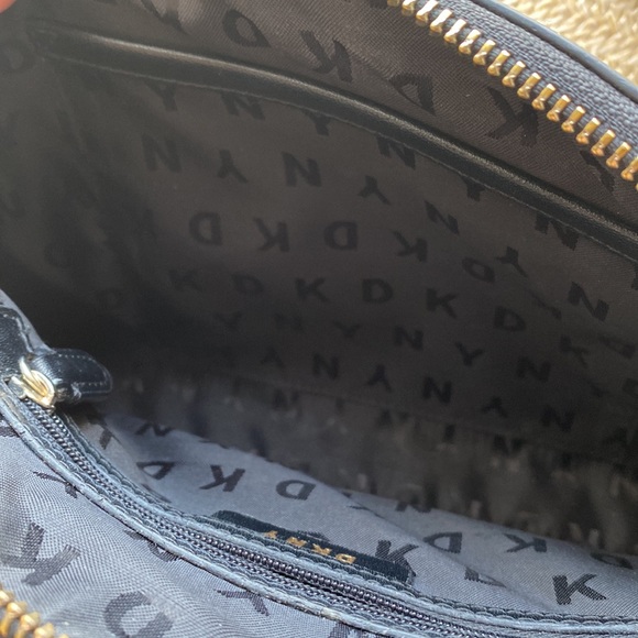 SOLD- DKNY crossbody Black - Picture 4 of 6